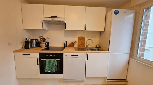 T3 Hyper centre, 2 chambres, Garage in Арас
