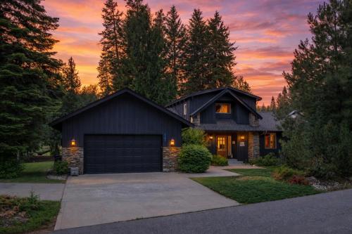 Slice of Heaven by NW Comfy Cabins - Telma, WA
