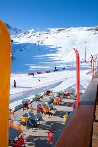 餐廳, PopAlp la Plagne - Hôtel et Restaurant (PopAlp la Plagne - Hotel et Restaurant) in 拉普拉涅