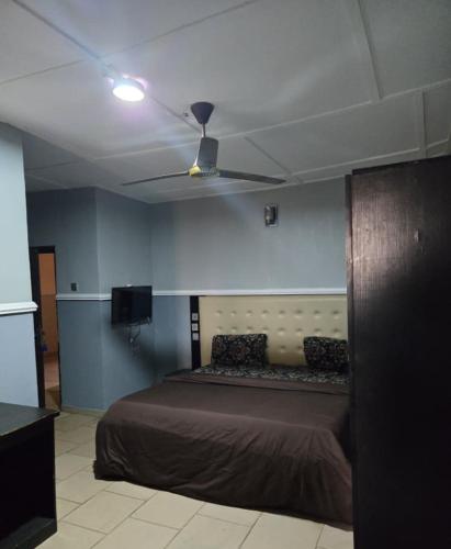 KAJOLA HOTELS fanibi, AKURE in Akure