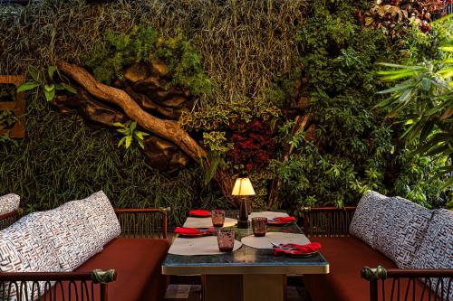 Restaurant, Holiday Inn Cochin By IHG in Kochi
