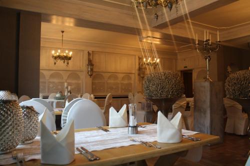 ห้องอาหาร, Hotel Backenkohler in กันเดอร์กีเซ