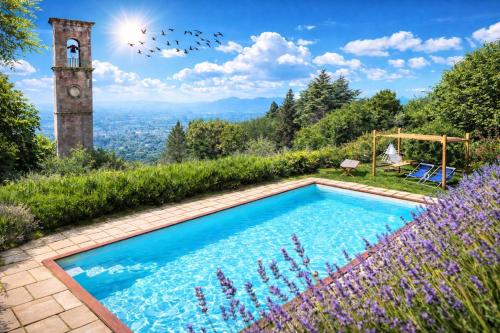 Villa Emilia con Piscina Privata & Vista Panoramica su Lucca - Piscina aperta dal 1 Aprile al 15 Ottobre