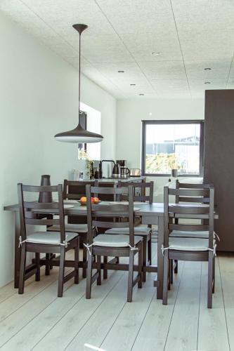 Ocean and City View - Modern 3BR in Hoyvik in Hoyvík