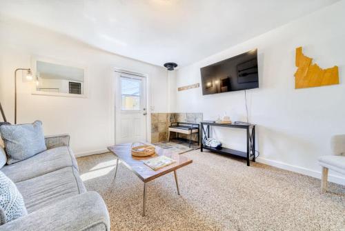 . CDA Loft With Private Rooftop Patio And Free Parking