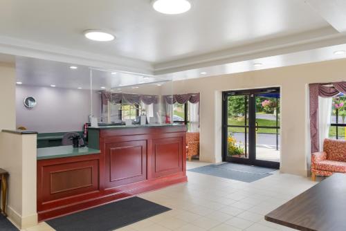 大堂, All Seasons Inn & Suites Smithfield Providence in 史密斯菲爾德