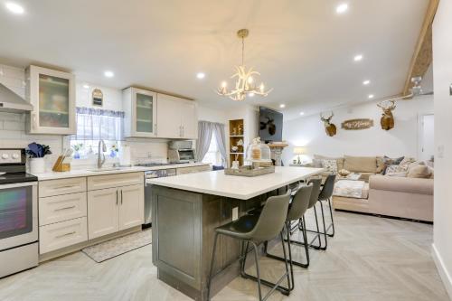 Hike & Explore! Nature-Centric Hudson Valley Home in Ellenville (NY)