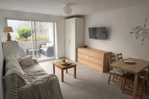 Monaco border - modern apartment with Terrace and Parking