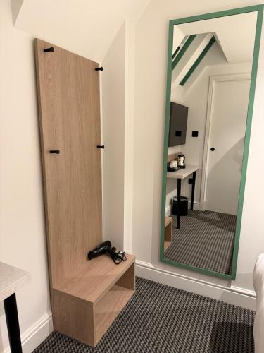 room detail thumbnail 1