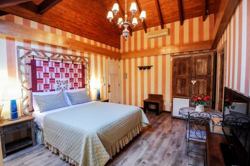 3 twin beds