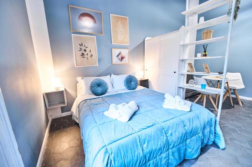 1 queen bed, 1 sofa bed