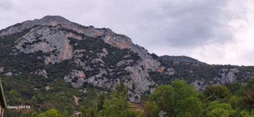 外部景觀, Grande maison de montagne restaurée vue Pyrénées, pied randos, télétravail (Grande maison de montagne restauree vue Pyrenees, pied randos, teletravail) in 歐高蘭利沙利班
