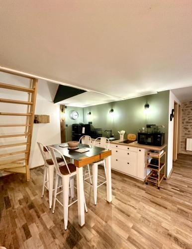 Konyha, La Pastourelle en Lozère (La Pastourelle en Lozere) in Saint-Chely-d'Apcher