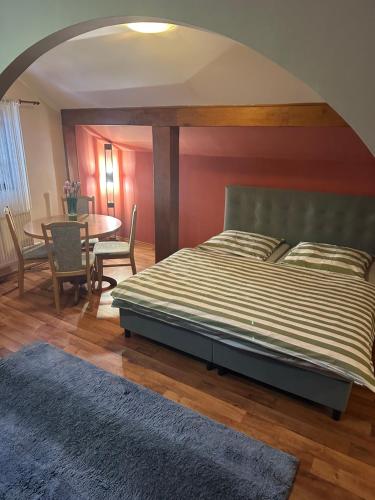 Apartman u cisare Rudolfa II near Spicak Observation Deck
