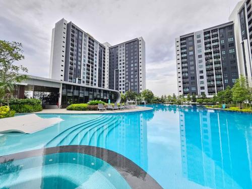 Swimming pool, Splash Mania Maya Bay Gamuda Cove Homestay in Bandar Gamuda Cove