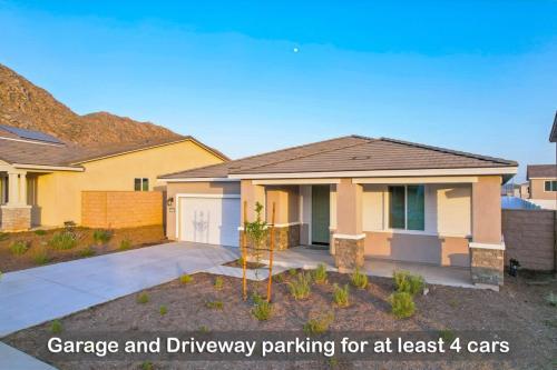 Mountain Edge 4-BR New House, Ranch, Gated Yard in Menifee, USA