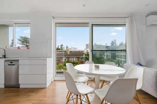 Sunny Manly Apartment Steps from Beach & Cafes - image 7