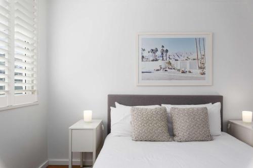 Sunny Manly Apartment Steps from Beach & Cafes - image 4