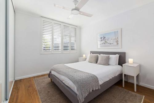 Sunny Manly Apartment Steps from Beach & Cafes - image 2