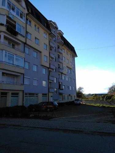 A szálláshely kívülről, Toshe in Leskajca