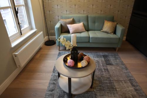 1 queen bed, 1 sofa bed