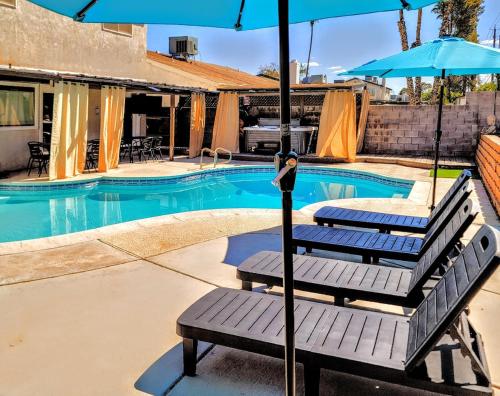 Las Vegas Family Oasis with Pool, Spa near LV-Strip, Airport – khách sạn tại Đông The Strip