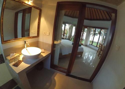 Bathroom, Mojito Villa in Singaraja
