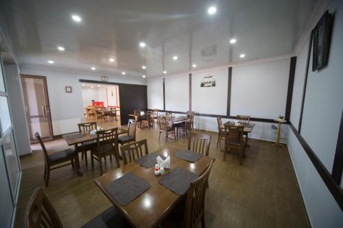 餐飲選擇, Hotel Nikala in 茨卡爾圖博