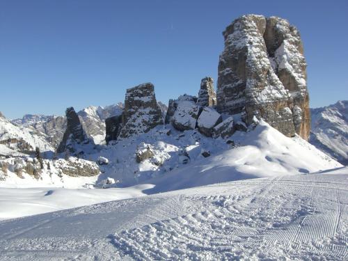 Villa Cristallino -Stayincortina - image 3