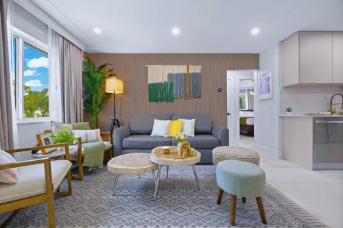 2BR, Families, Pets, Medical Stays, Hot Tub in Coral Terrace