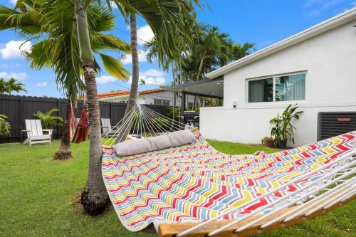 2BR, Families, Pets, Medical Stays, Hot Tub in Coral Terrace