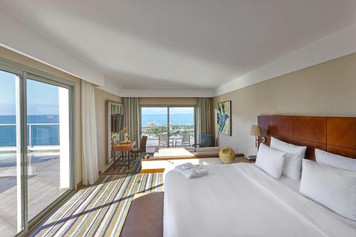 Pine Bay Holiday Resort in Кушадаси