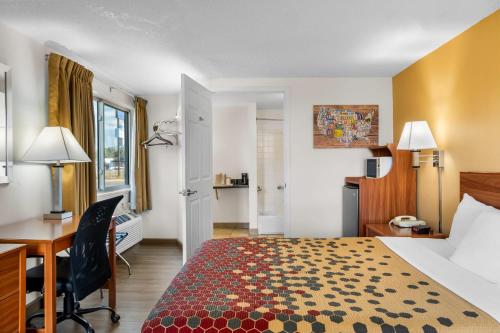 Econo Lodge Miles City - image 7