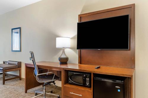 Comfort Suites San Antonio Ft. Sam Houston/SAMMC Area - image 12
