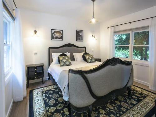 Kallista Gatsby Cottage in Kallista