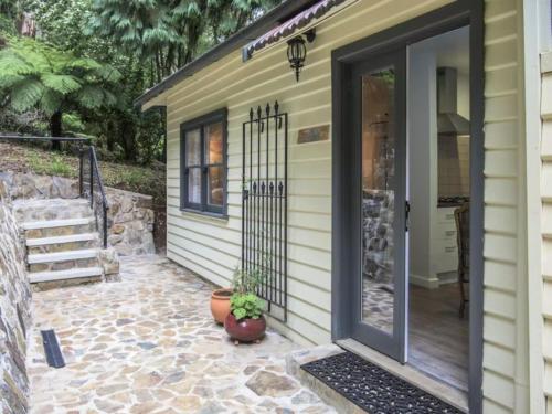 Kallista Gatsby Cottage in Kallista