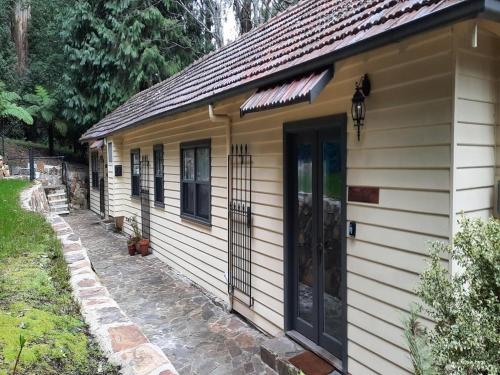 Kallista Gatsby Cottage in Kallista
