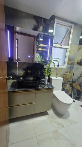 ห้องน้ำ, Sengkang MRT Condo Stay in เซงกัง