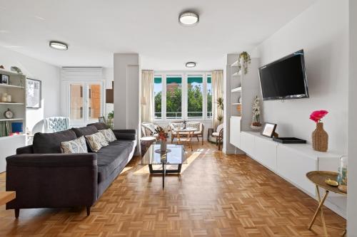 New apartment in the city center 3beds, 2baths & parking, Málaga