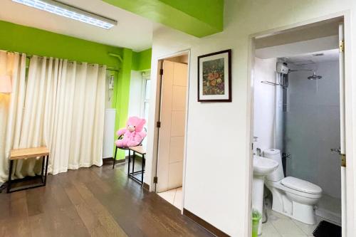 room detail thumbnail 2