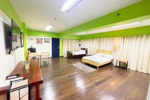 room detail thumbnail 1