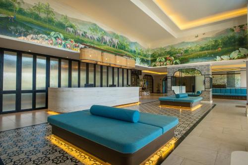 Lobby, Peach Hill Resort in Kata