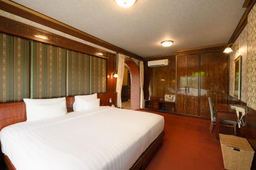 Erawan Phangnga Hotel, Natai Beach Room Type - Erawan Suite ( B999 )