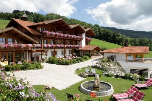 Musik - und Wellnesshotel Mariandl Singender Wirt in Haibach, Deutschland