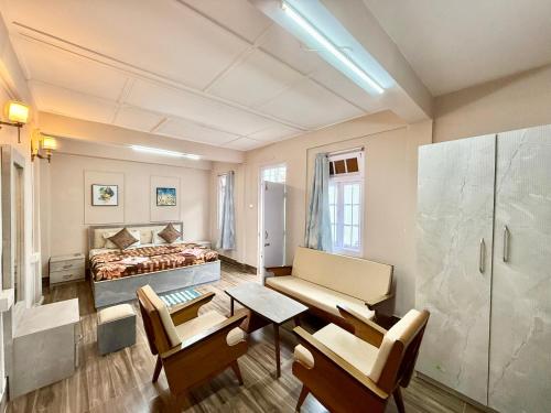 Budget Friendly 2BHK apt in the Heart of Shillong in Iewduh