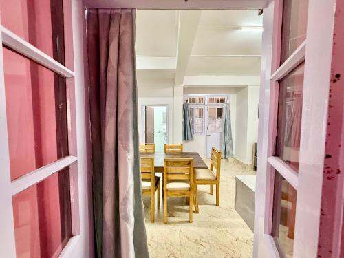 Budget Friendly 2BHK apt in the Heart of Shillong in Iewduh