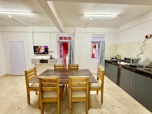 Budget Friendly 2BHK apt in the Heart of Shillong in Iewduh