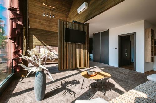 Wellness Hotel Marta in สเนซเน