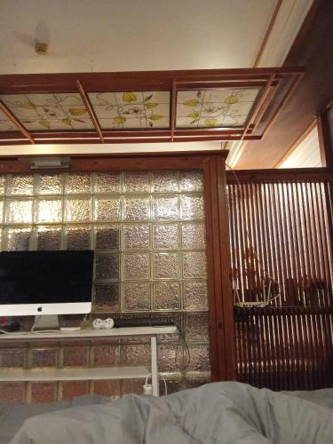Spacious City-View Apartment with Modern Amenities in Krung Thep - image 10