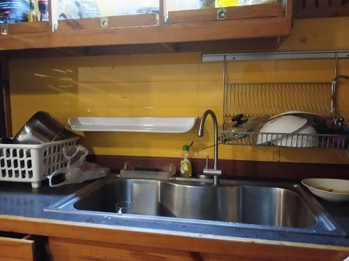 Spacious City-View Apartment with Modern Amenities in Krung Thep - image 14